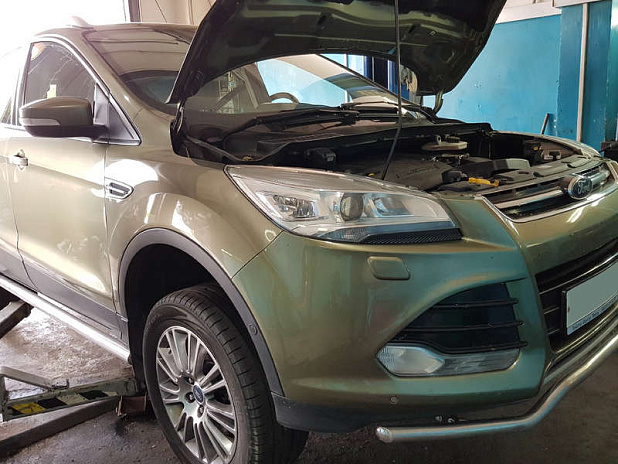 Ford Kuga 2010год.